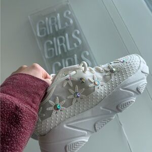 White Floral Embellished Women's Sneakers